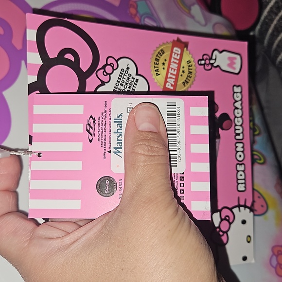 Hello Kitty Ride on Luggage - Picture 7 of 9